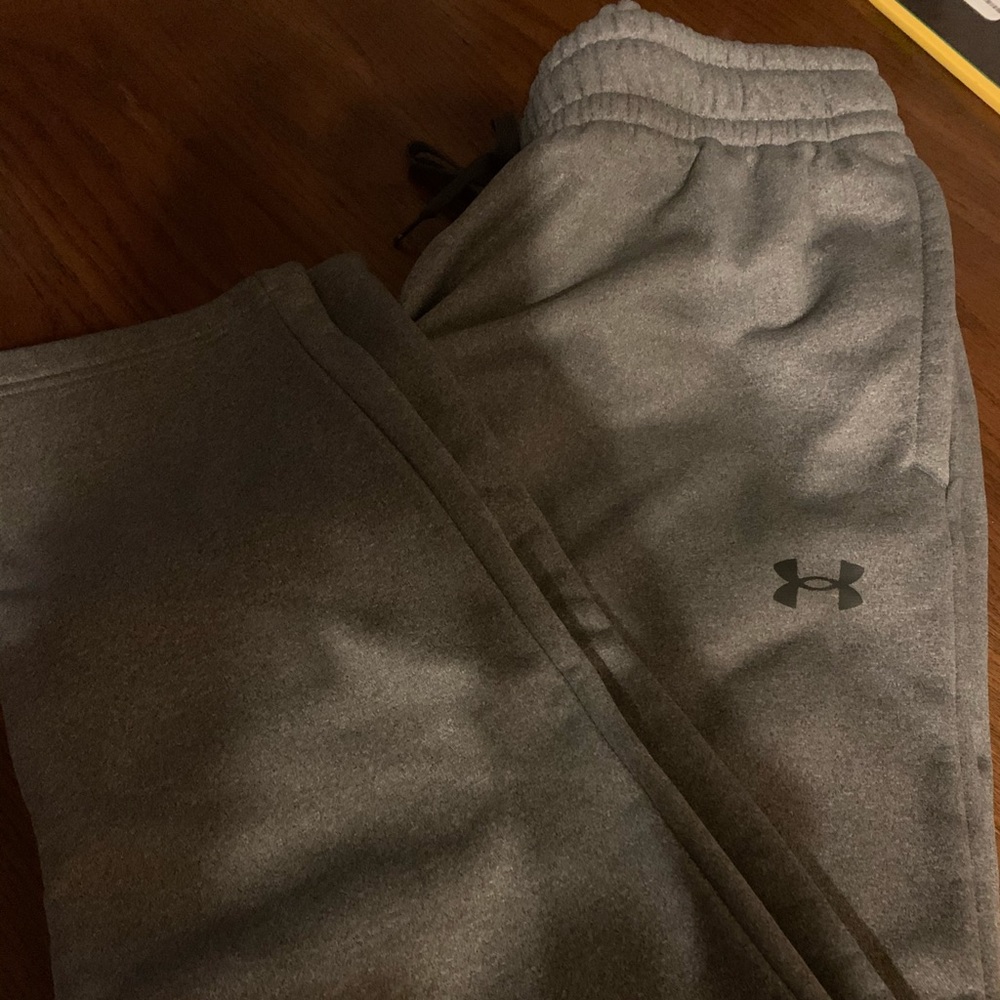 Brand new, men’s under armour sweat pants